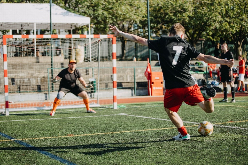 Eshopista-fotbal-2020-semifinale-penalty
